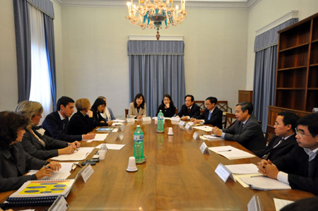 Vietnam e Italia dialogan de religión y creencias